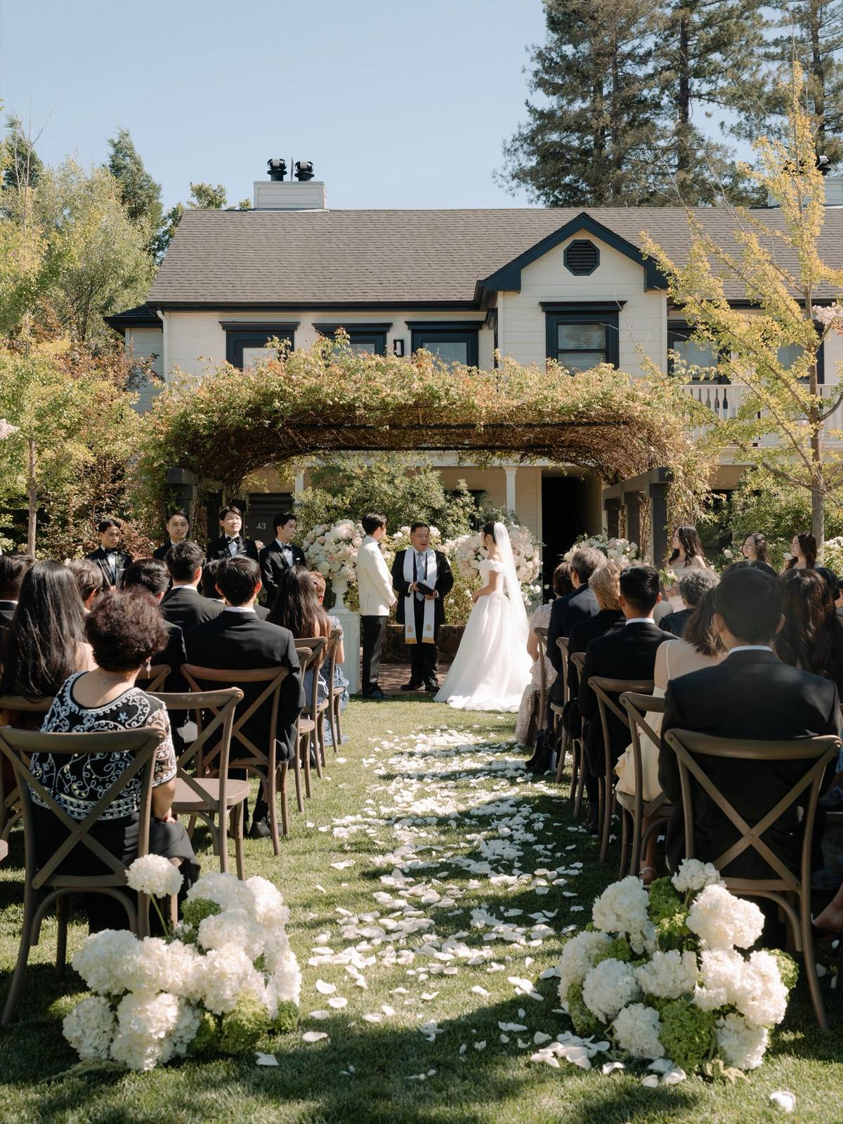 Photograph 2 from the MacArthur Place Hotel wedding story