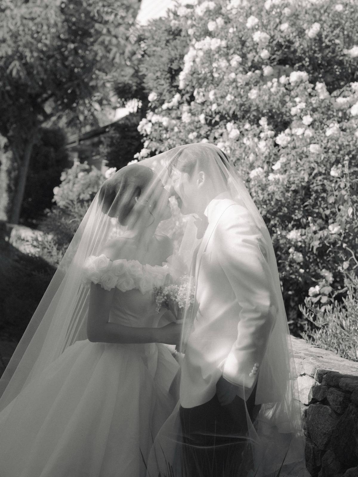 Photograph 4 from the MacArthur Place Hotel wedding story