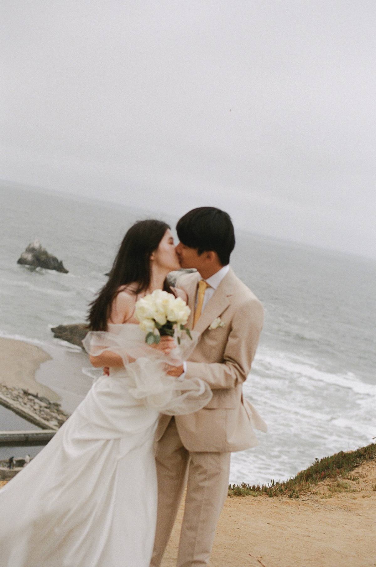 Photograph 16 from the San Francisco love story